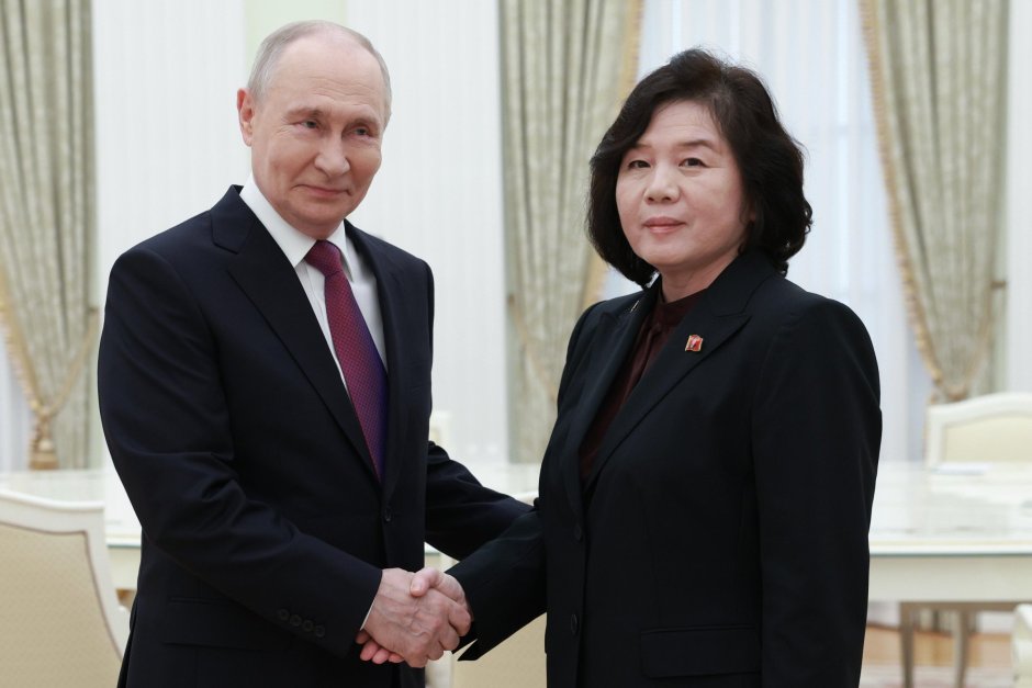 Руският президент Владимир Путин се срещна с министърката на външните работи на Северна Корея Чое Сон-хюи. ЕПА/БГНЕС