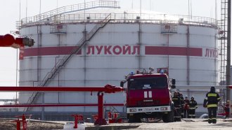 Конституционният съд оставя само "Лукойл Нефтохим" под властта на особения управител