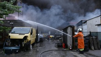 Въздухът в София е мръсен след пожара в Люлин, общината излезе с препоръки