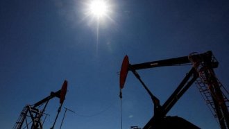 Петролът премина границата от 100 долара за барел за първи път от май