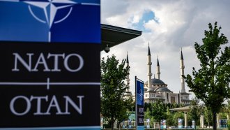 Страните от НАТО се събират на двудневна среща на върха в Анкара