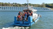 Операция "Спасяване": Над 180 туристи са евакуирани от заседнал кораб край Видин