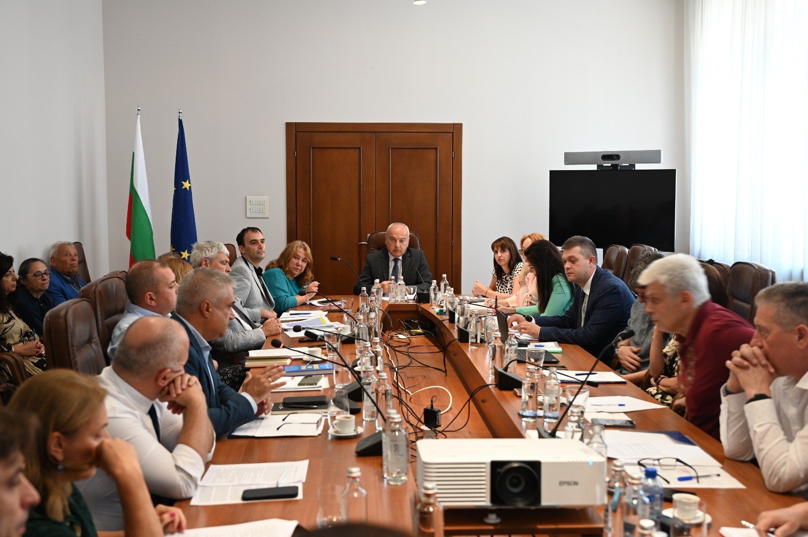 Постигната е финална договорка за новата формула на минималната заплата