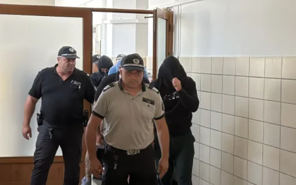 Петима от обвиняемите за фентанила остават в ареста за постоянно
