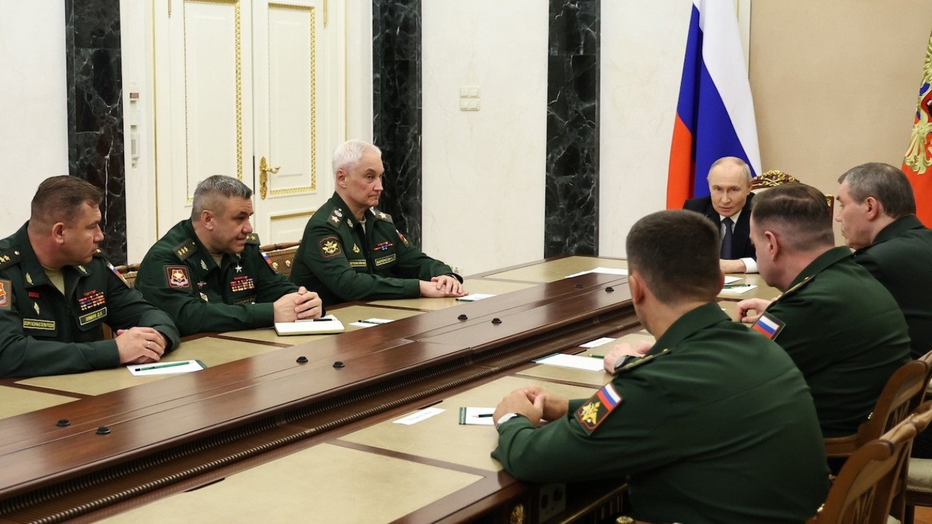Путин смени ключови командири в Украйна след провала на обещанията за бързо превземане на Донбас