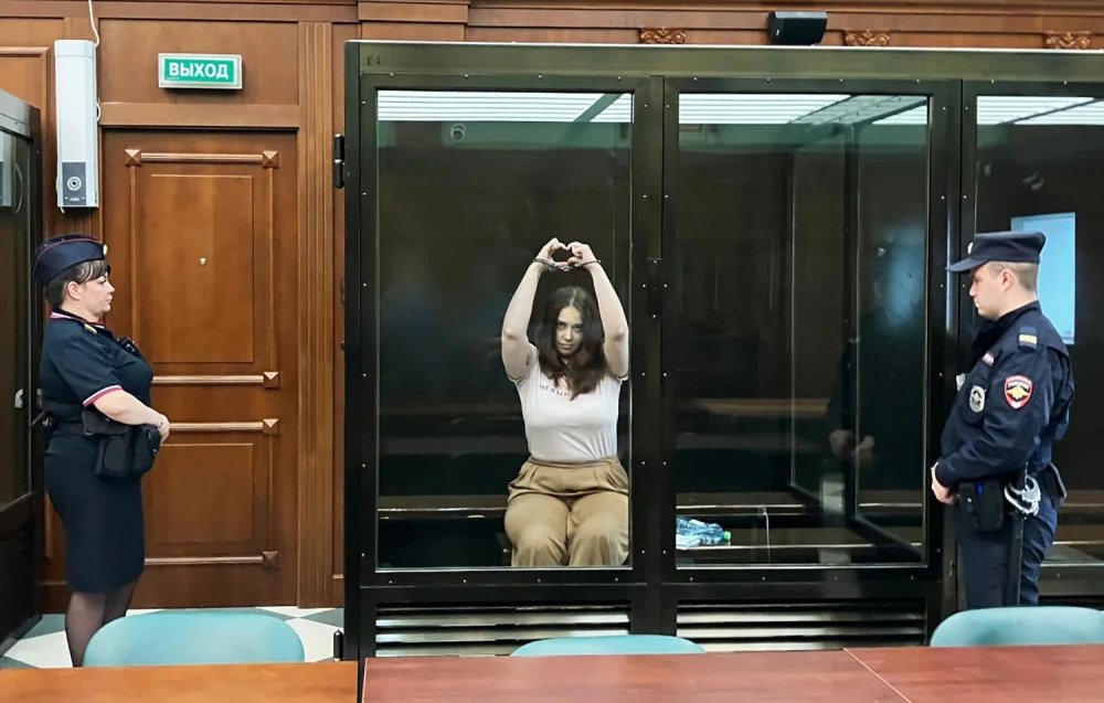 Съд в Москва осъди журналистка на 12 години затвор за превод на пари на роднини