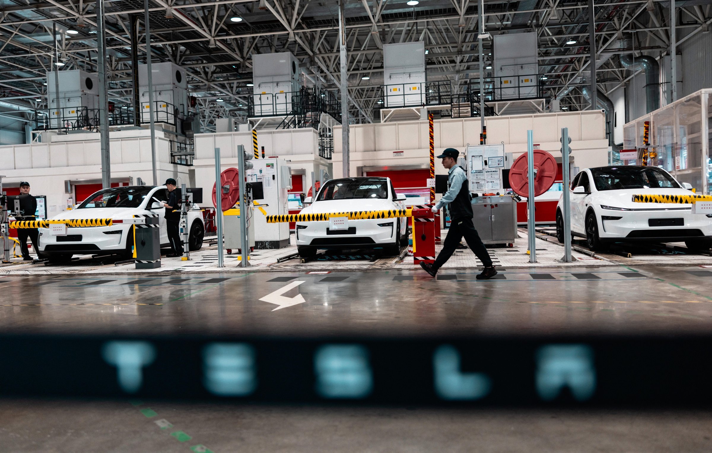 Tesla и още 10 автопроизводители изтеглят 4.3 млн. автомобила в Китай