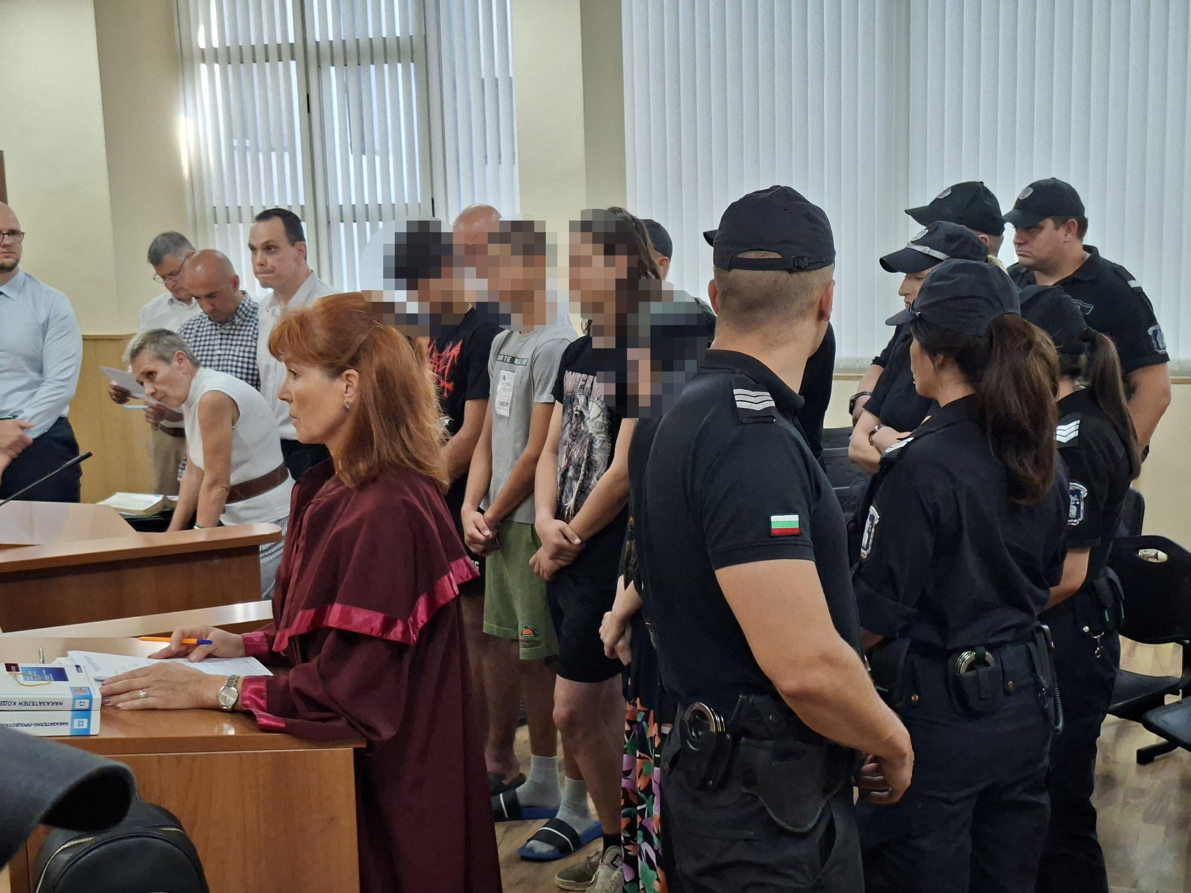 Зловещо: Мъжът молил за пощада час, докато тийнейджъри се гаврили и пребивали до смърт
