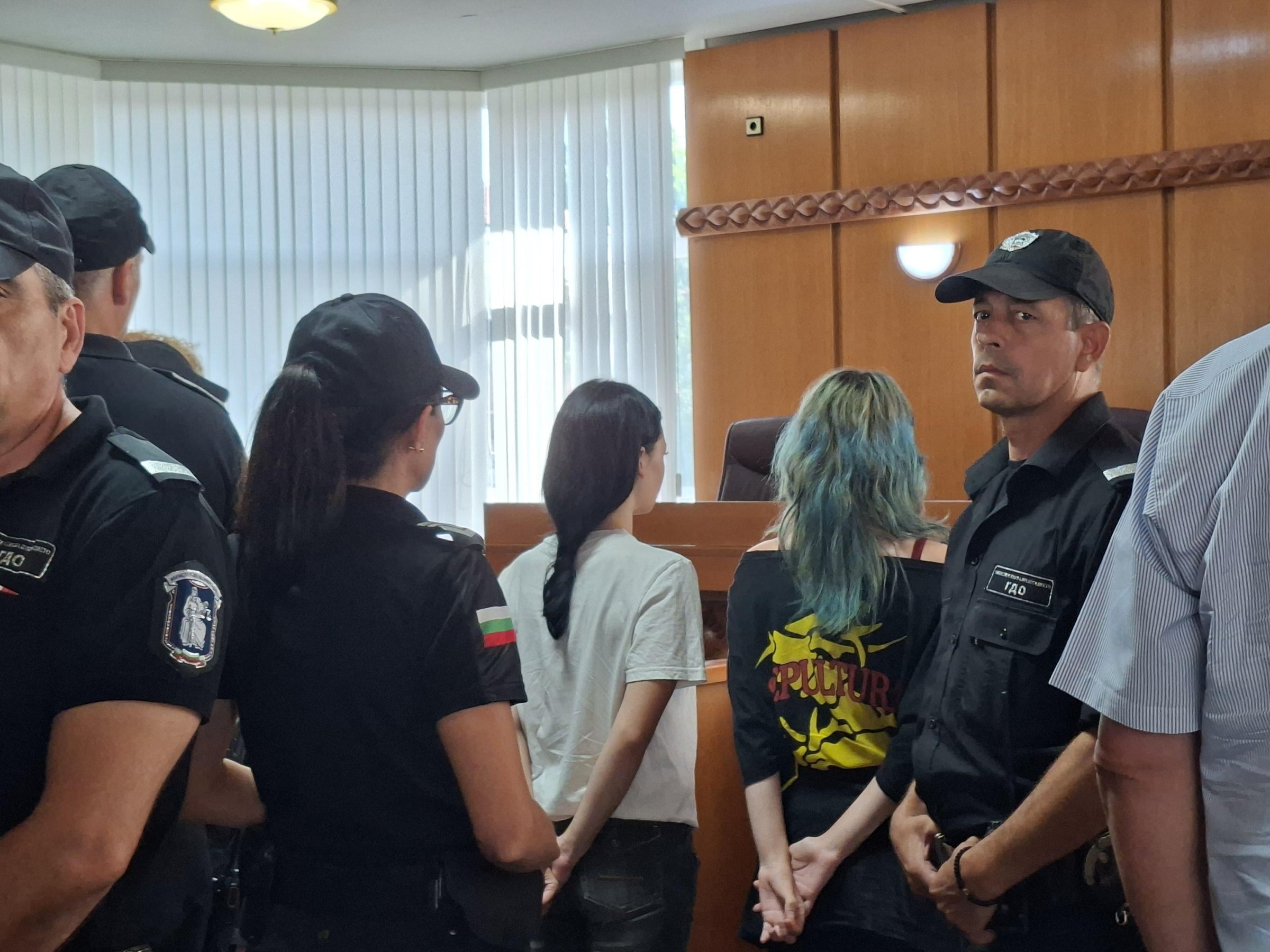 Съдът остави в ареста момичетата, обвиняеми за убийството в Пловдив