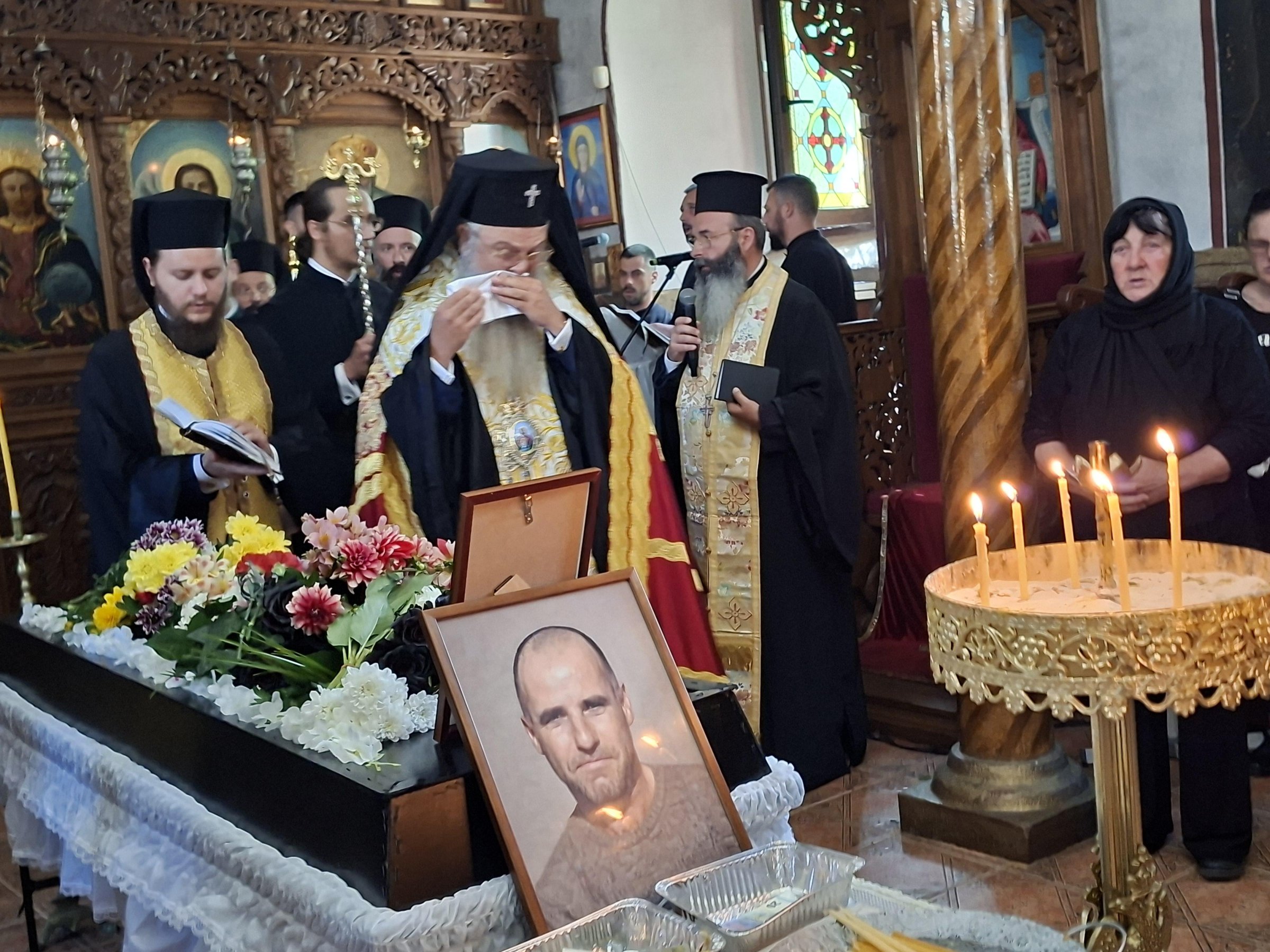 Погребаха пребития от младежи Георги Кузев, Пловдивският митрополит води опелото