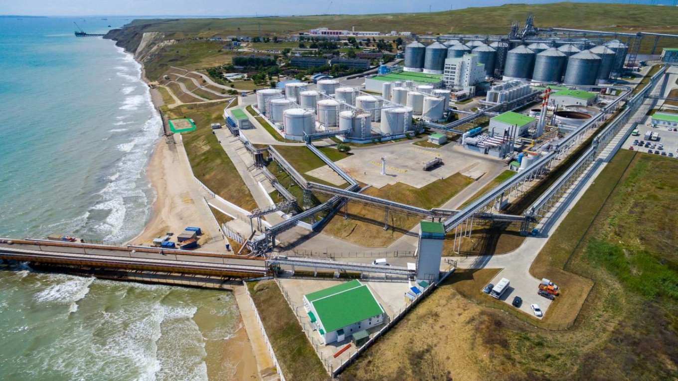 Украйна атакува едно от най-големите пристанища в Южна Русия и още 2 склада на Wildberries