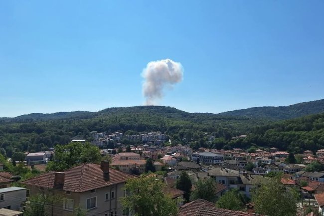 Взривoве във военния завод на "Eмко" до Трявна. Няма данни за пострадали