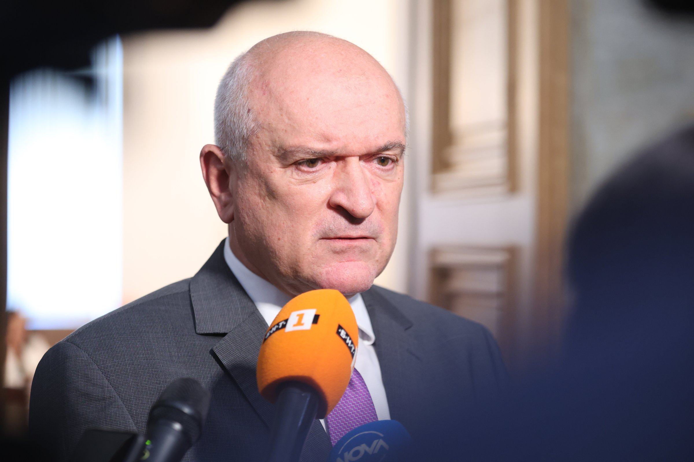 Главчев ще се самоотведе от одитите за работата на ведомства докато е бил премиер
