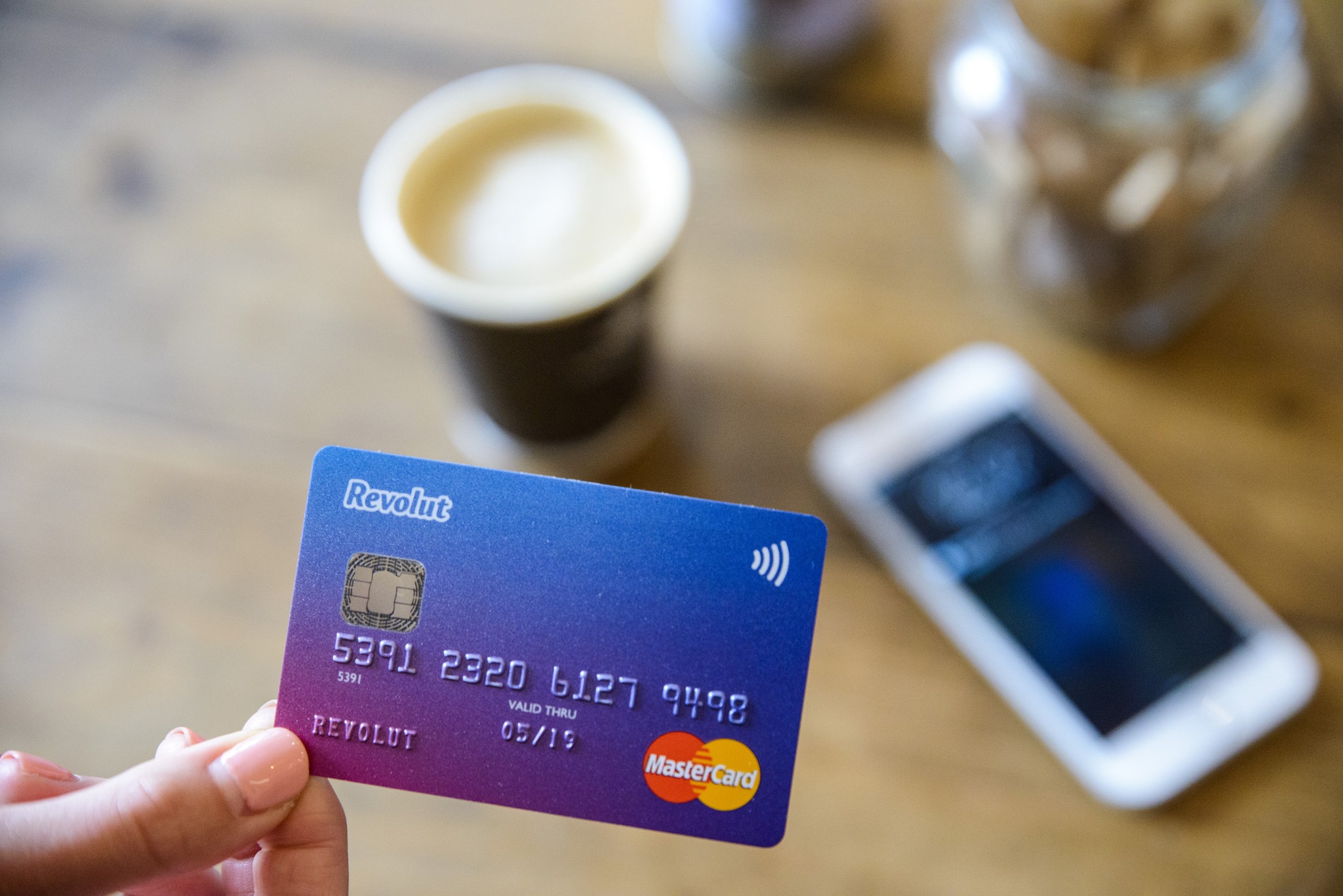 НОИ вече ще превежда обезщетения и по Revolut