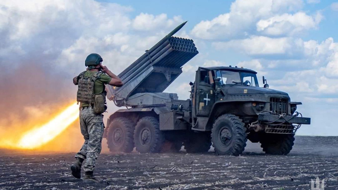 Украинското разузнаване: Русия увеличава производството на ракети, няма да спира ударите