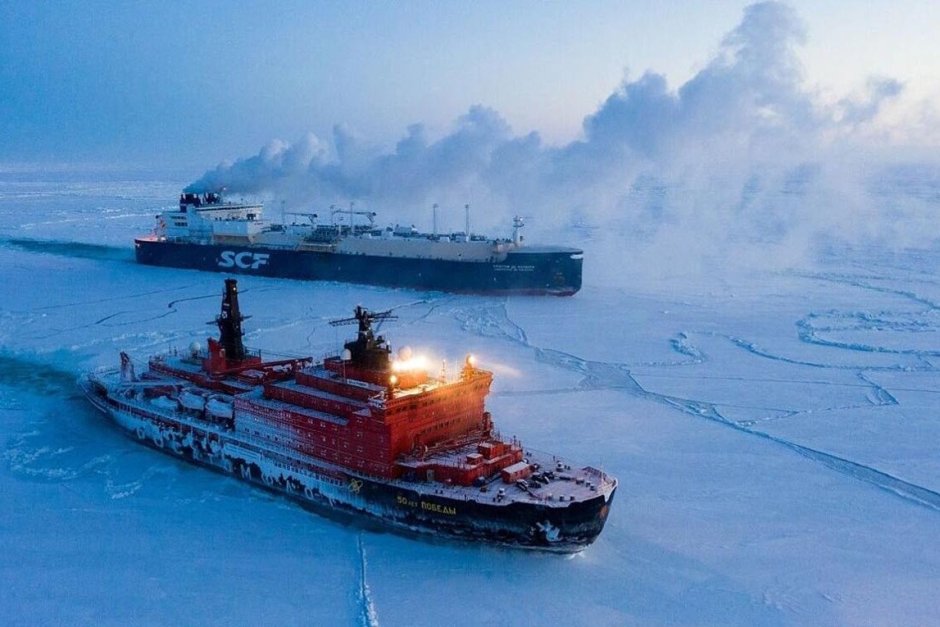 Ледоразбивачи в Арктика. Снимка: Росатом