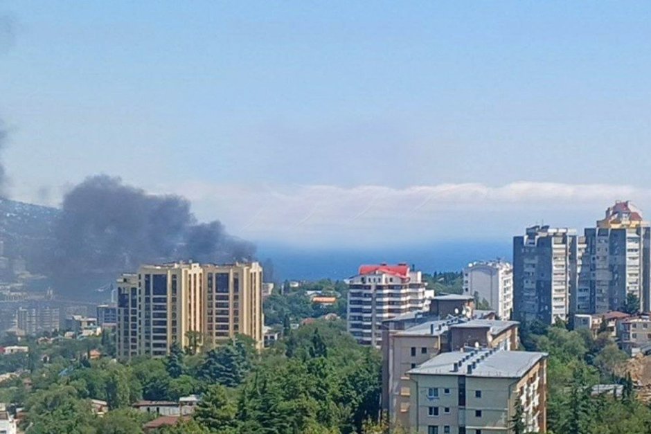 Украински дронове атакуваха Ялта докато висши руски военни се събират в ресторант
