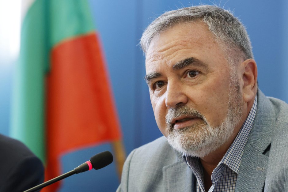 Ангел Кунчев напуска поста главен държавен здравен инспектор