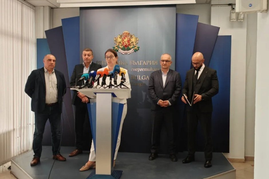 Министър Ива Петрова обясни, че ситуацията е динамична и се следи от специално сформиран щаб. Снимка: БГНЕС