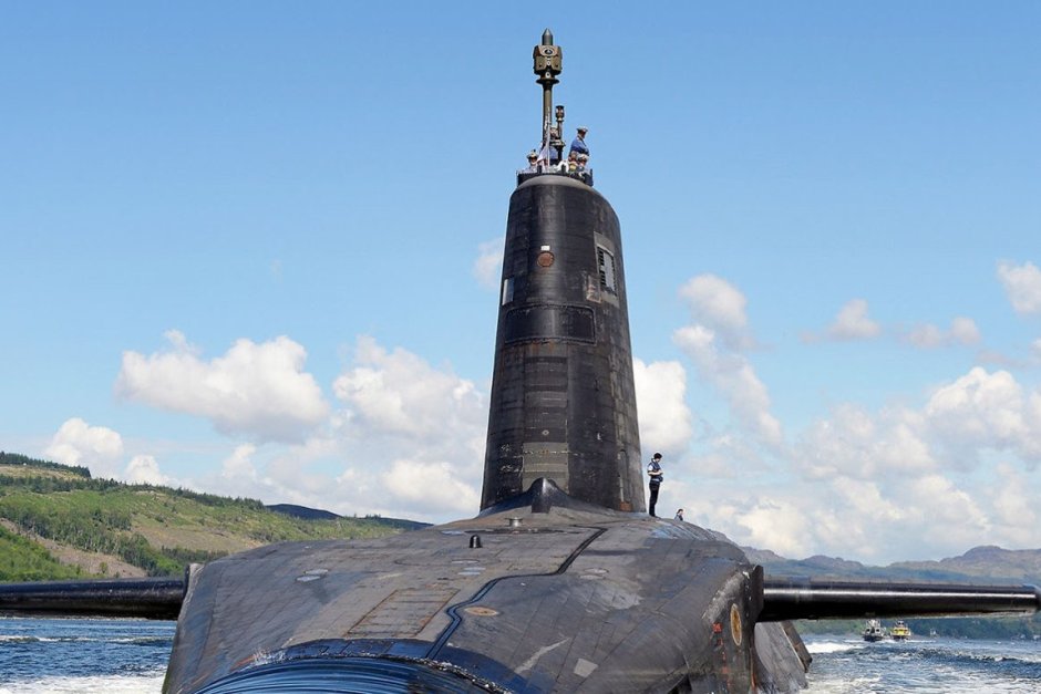 Британска подводница с ракети Трайдънт