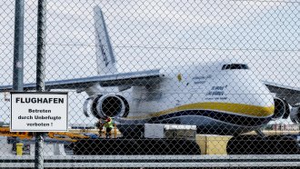 На 6 август 2026 г. германската полиция обяви тревога на летище Лайпциг-Хале, след като в близост до украински товарен самолет  "Антонов" беше открит дрон, натоварен с експлозиви, а малко преди това друг самолет се беше сблъскал с неидентифициран летящ обект в района, преди да кацне безопасно. Летището в Източна Германия играе ключова роля при транспортирането на военни доставки за германските въоръжени сили и съюзниците от НАТО. То е и база на украинската авиокомпания "Антонов еърлайнс". ЕПА/БГНЕС