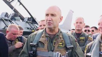 Млад пилот напуска ВВС с писмо до Радев: Летях по 30 минути на седмица, лека дрямка и скролване