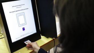 Властта готви симулатор за машинно гласуване в приложение на ЦИК