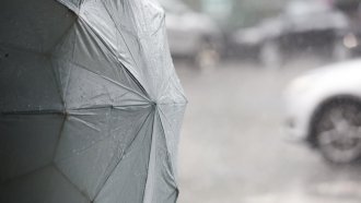 Жълт код за интензивни валежи за Бургас, Варна и Шумен днес
