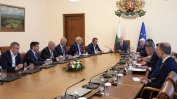 Регионалният министър с 10 апартамента, Пеканов с акции от 23 компании, сред които и "Райнметал"