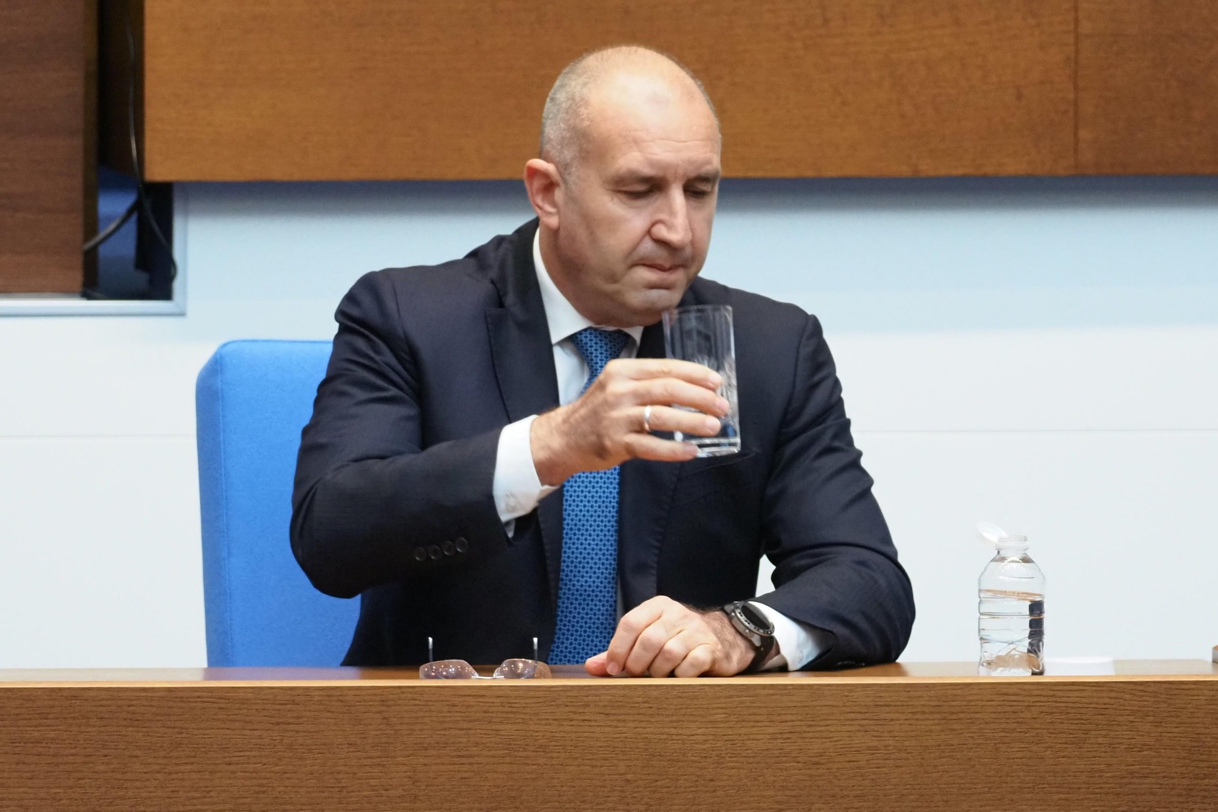 Радев: Европа трудно ще съществува дълго срещу Русия