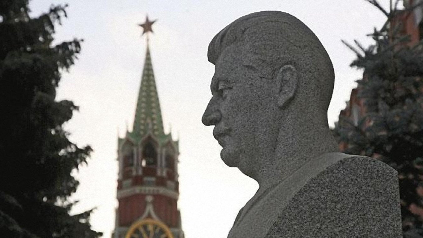 Българските депутати с абонамент за флагманите на руската пропаганда