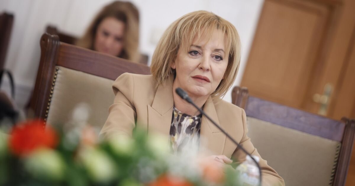Кабинетът "Радев" назначи Мая Манолова да брани потребителите