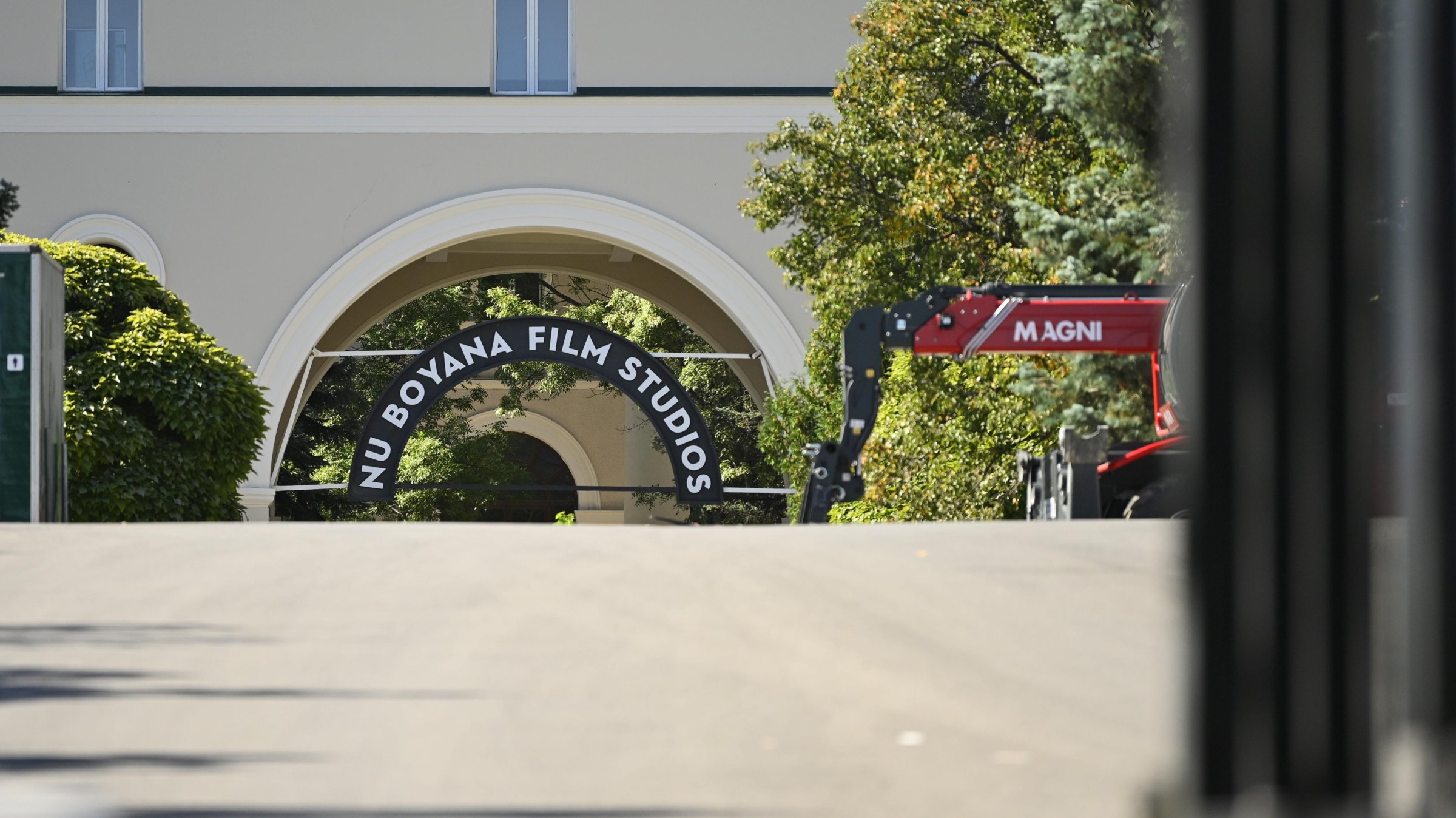 Кинодейци настояват за гаранции за бъдещето на Киноцентър "Бояна", собствениците обещават да не го продават