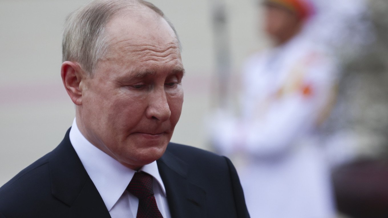 "Ще ме обесят". Путин започнал да се страхува за живота си при поражение в Украйна, готви се да изпрати още 300–400 хиляди руснаци на война