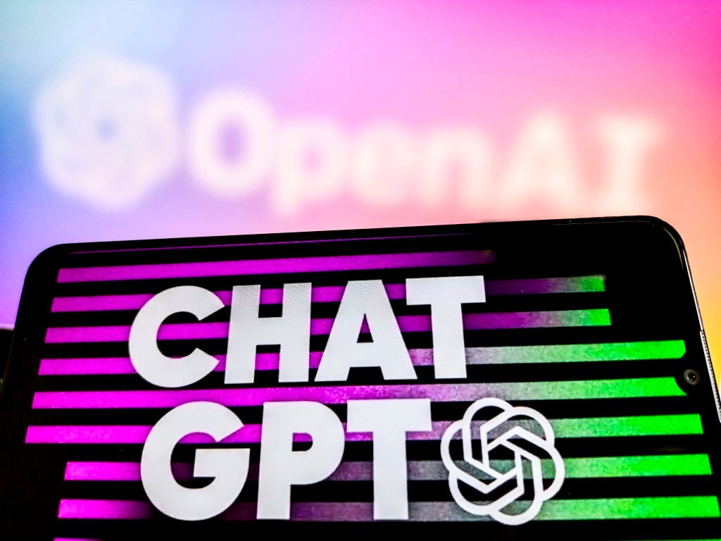 Срив при ChatGPT, Claude и Grok. Потребителите съобщават за проблеми с AI чатботове