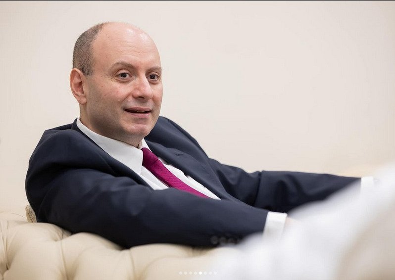 Посланикът на България в ОАЕ Иван Йорданов е назначен от президента Румен Радев през есента на 2022 г. по предложение на служебния кабинет на Гълъб Донев Сн.МВнР