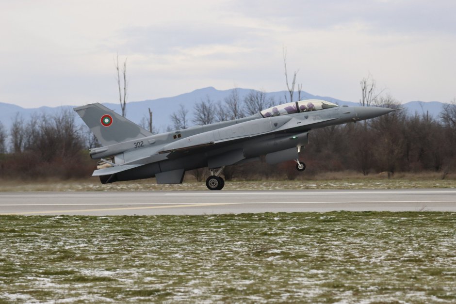 Изтребител F-16, сн. ВВС