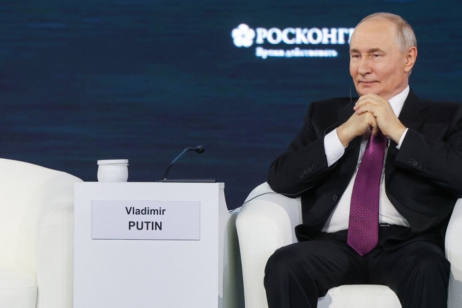 Владимир Путин по време на форума във Владивосток