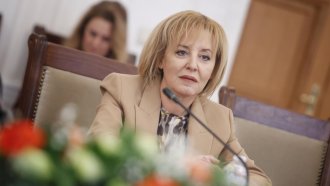 Кабинетът "Радев" назначи Мая Манолова да брани потребителите