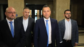 Спряганият за "неофициален кандидат" на ГЕРБ кмет на Елин Пелин се включва в президентските избори