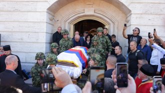 ЕС шокиран от Сърбия заради възхваляването на военнопрестъпника Младич