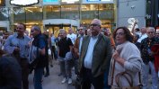 Десетки протестираха пред БНТ в защита на Георги Ангелов